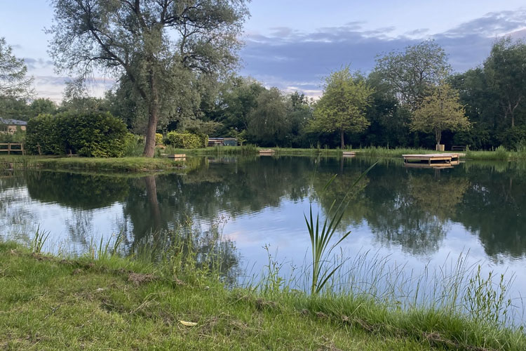 Lechlade and Bushyleaze Trout Fisheries - Trout Fishing, Fly Fishing in the  glorious Cotswolds, Gloucestershire, UK, England.